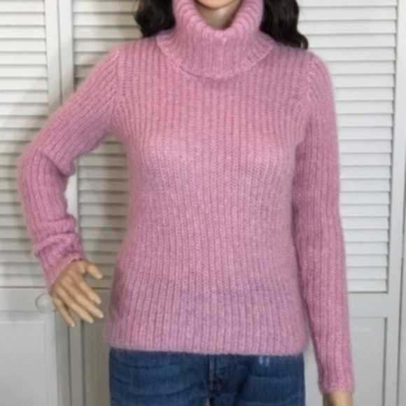 Ralph Lauren Limited Women’s Turtleneck Sweater Size S
Color Pink - Picture 12 of 12